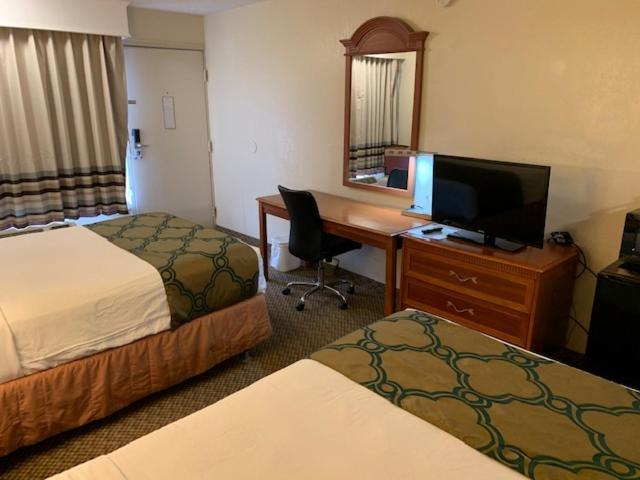 Days Inn By Wyndham Asheville West Candler Eksteriør billede