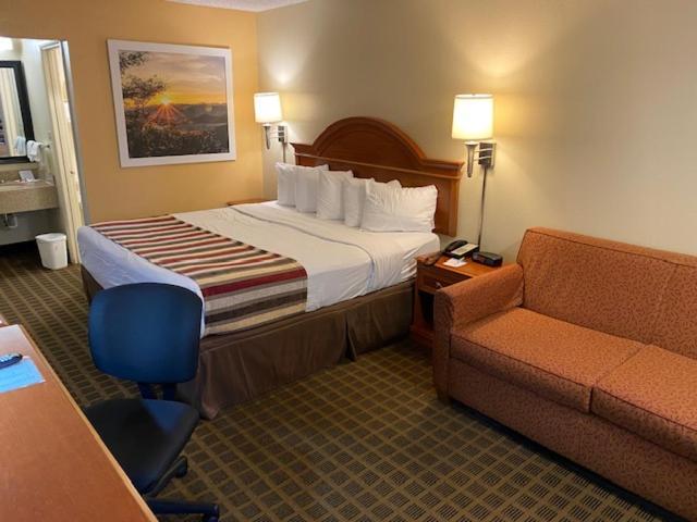 Days Inn By Wyndham Asheville West Candler Eksteriør billede