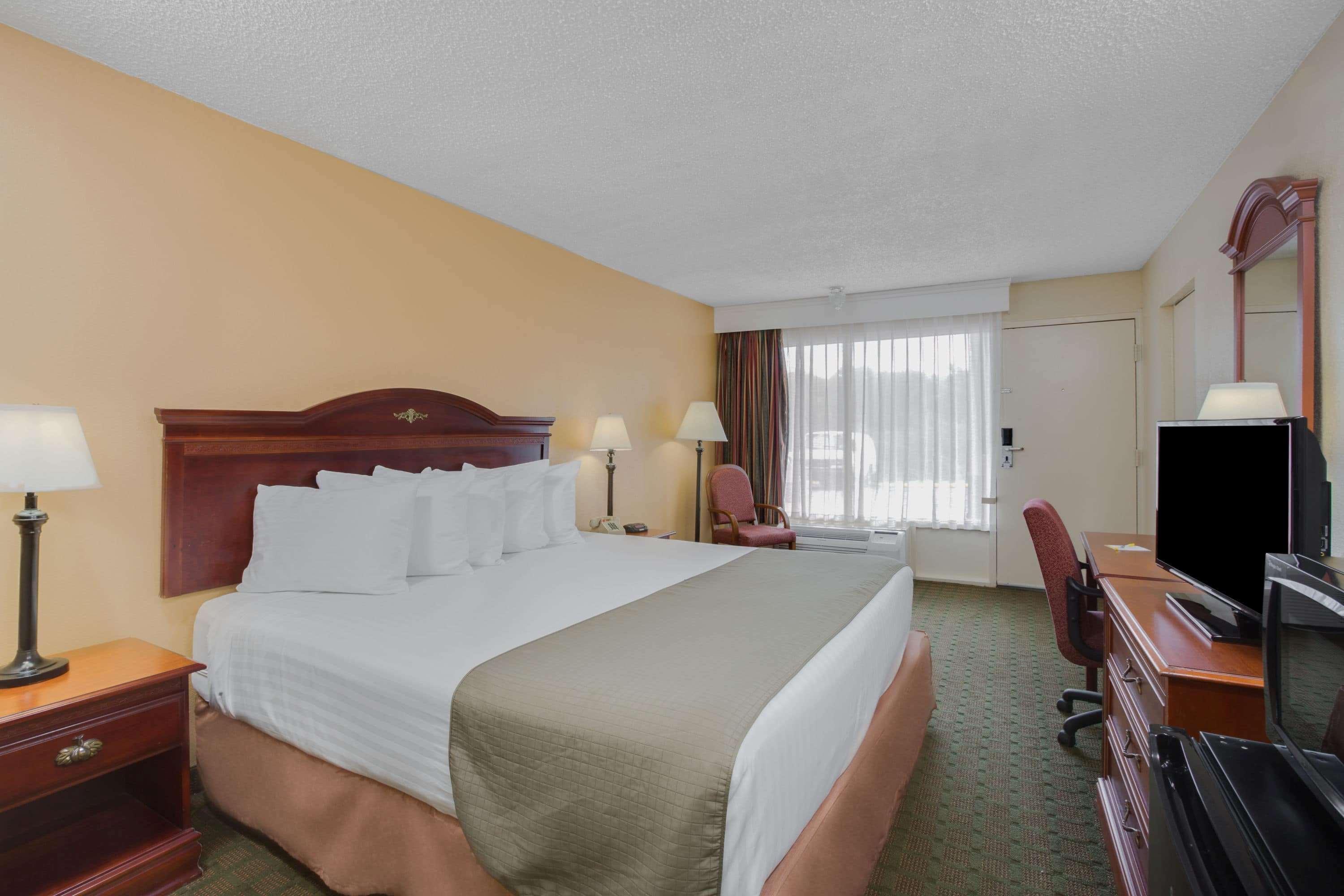 Days Inn By Wyndham Asheville West Candler Eksteriør billede